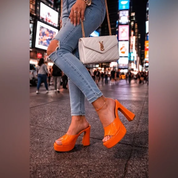 Chase + Chloe Orange Platform Mule Heels Size 5.5 - Picture 4 of 12
